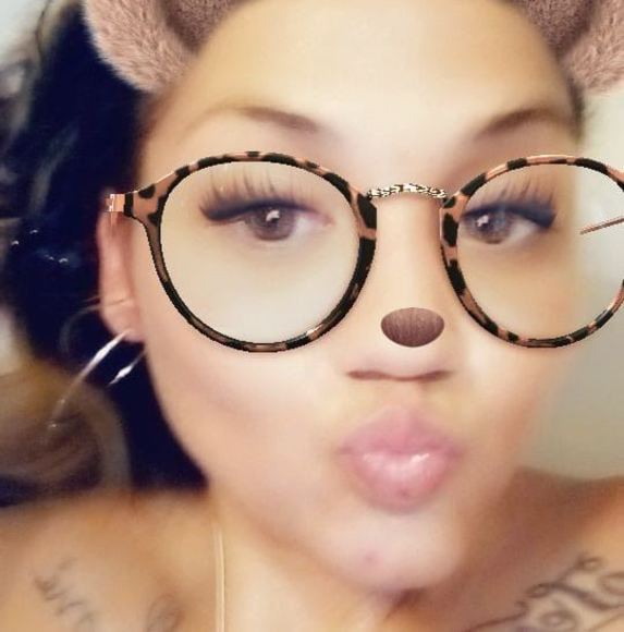 Meet your Posher, Casandra - Picture 1 of 1